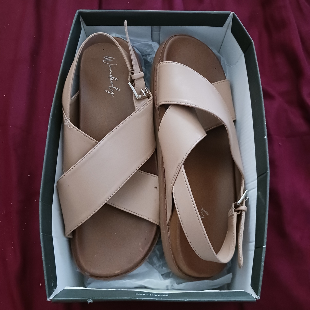 NWT Belk Women's Tan Cross-Strap Sandals